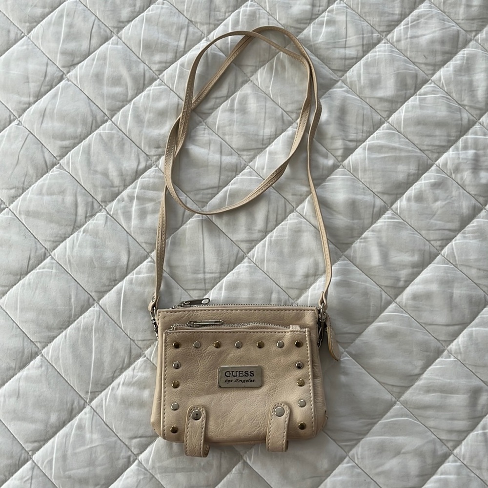 🌸Small Tan Guess Crossbody